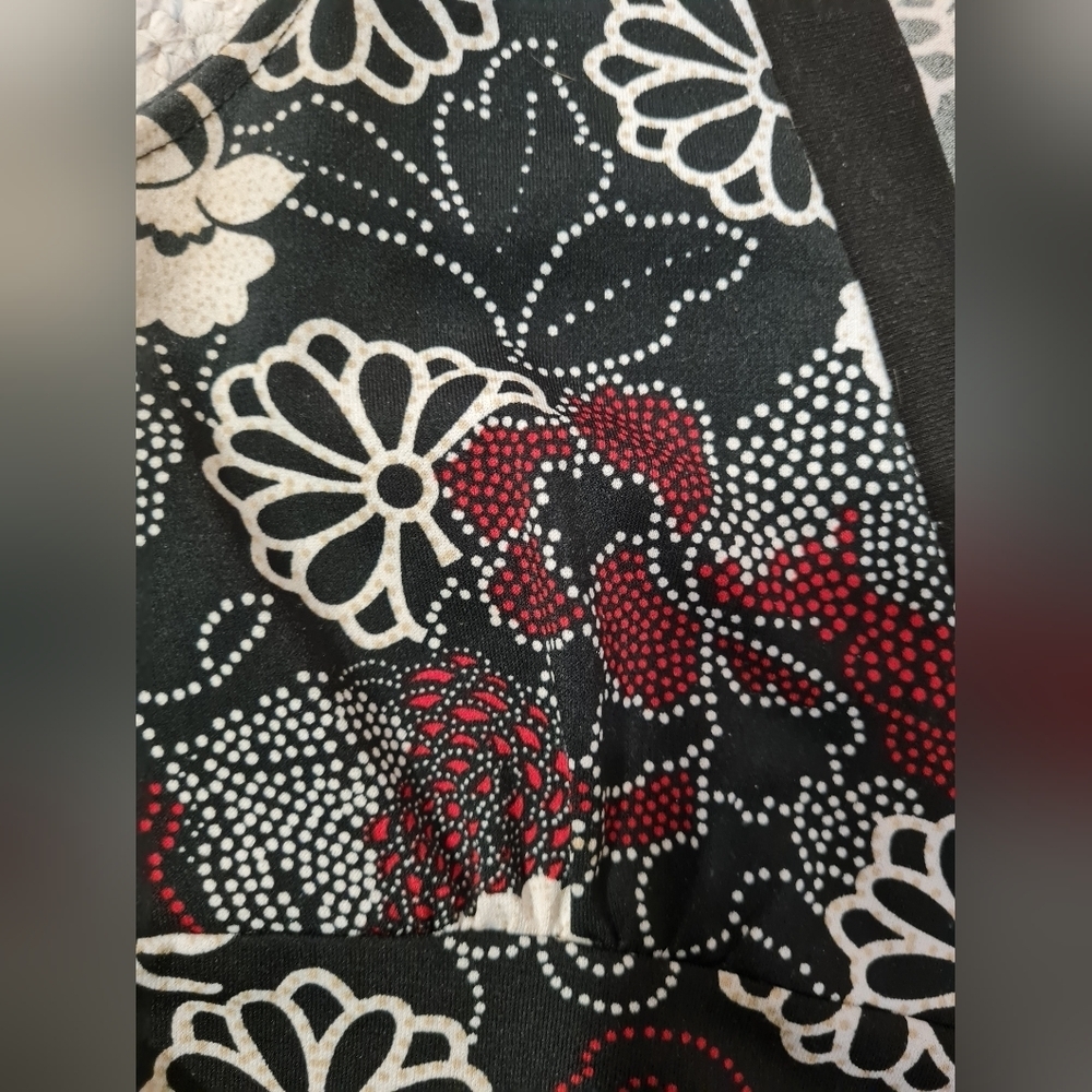 Floral Top - Picture 3 of 5